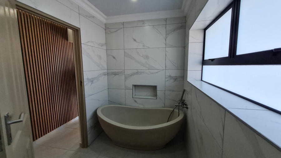 3 Bedroom Property for Sale in Dana Bay Western Cape